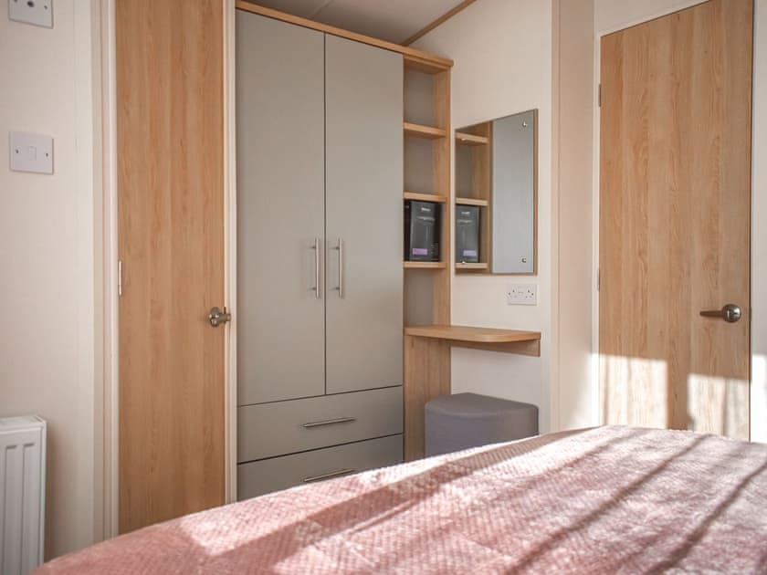 Double bedroom | The Endeavour - Flask Country Lodges, Robin Hood’s Bay
