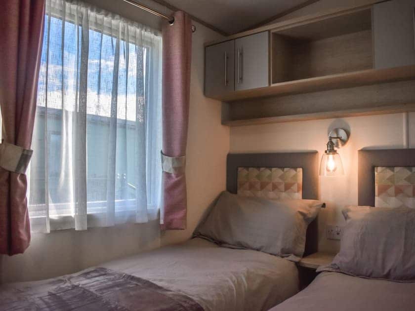 Twin bedroom | The Endeavour - Flask Country Lodges, Robin Hood’s Bay