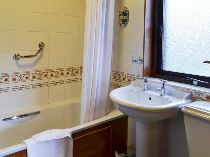 Bathroom | Chalet 19 - Spey Valley Resort, Aviemore