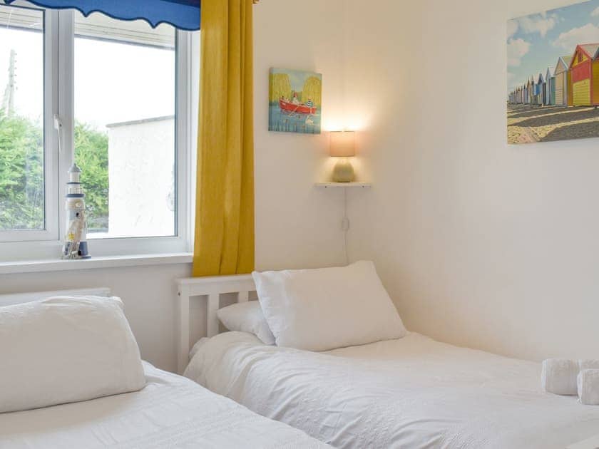 Twin bedroom | Beach Cottage, Benllech