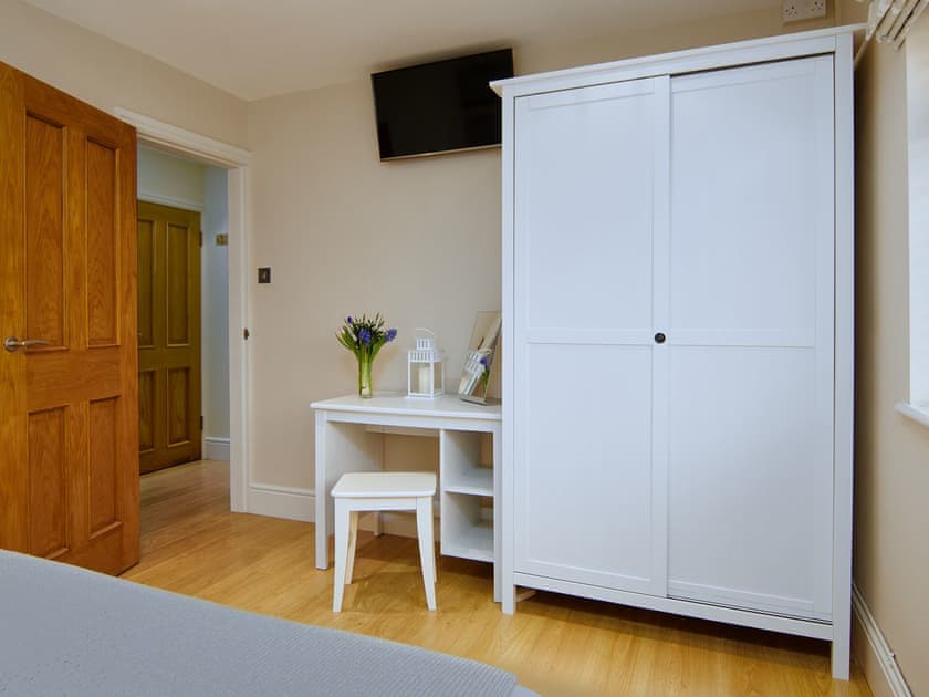 Double bedroom | Black Rock Hideaway, Portmadog