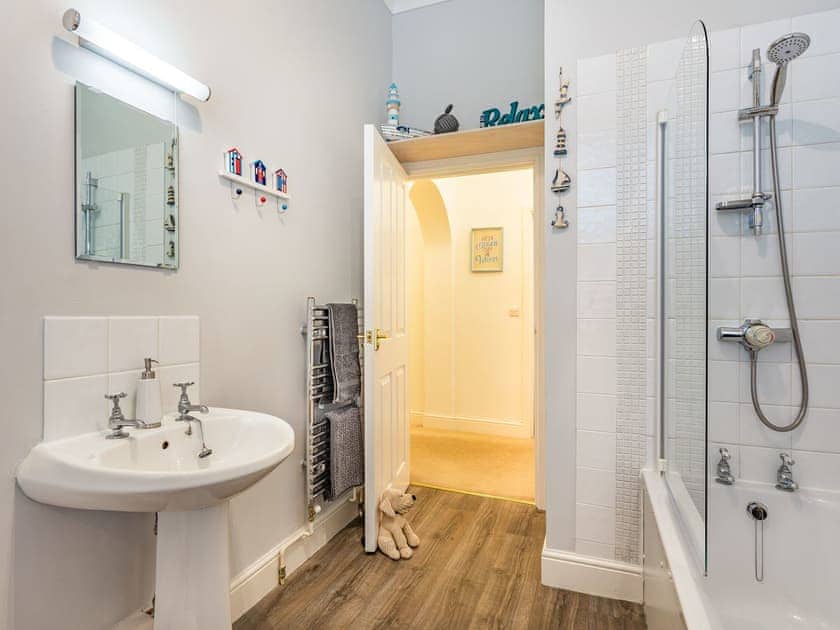 Bathroom | Admiral’s Rest, Cromer