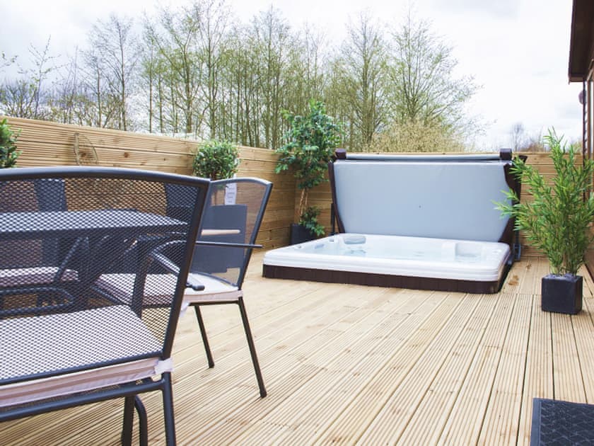 Decking | Cheviot Luxury Lodge - Felmoor Holiday Park, Felton