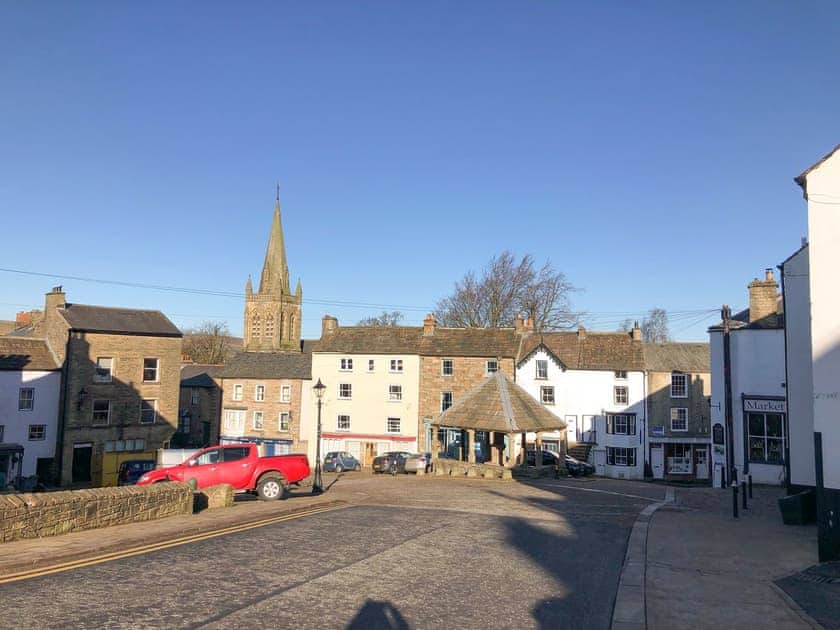 Alston market cross and cobbled street | Robsons Cottage, Alston
