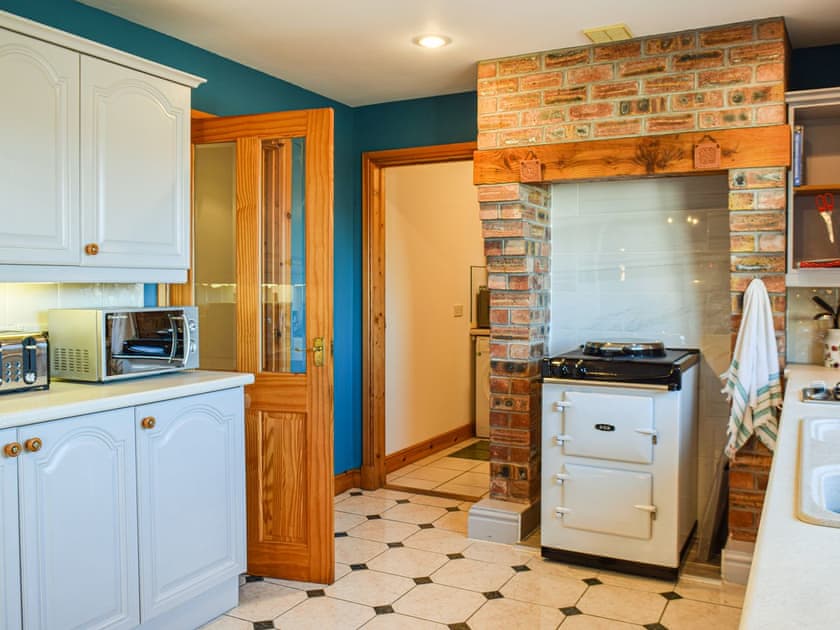 Kitchen | Pippin Howe, Seaton