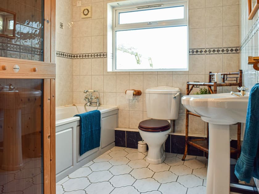 Bathroom | Pippin Howe, Seaton