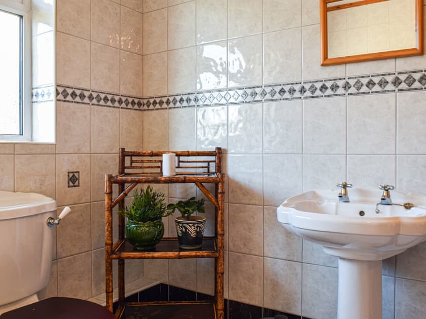 Bathroom | Pippin Howe, Seaton