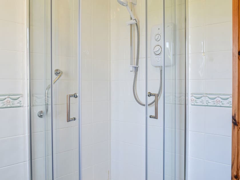 Shower room | Pippin Howe, Seaton