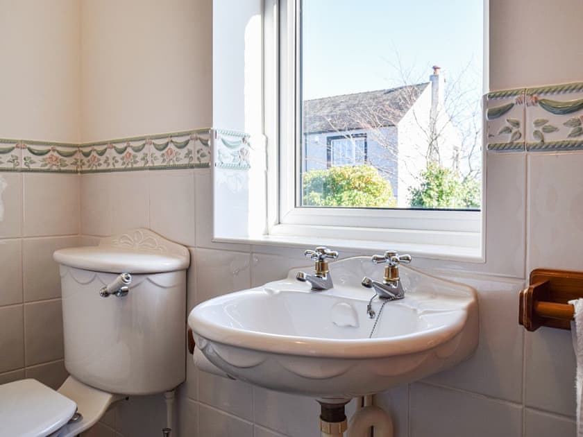 Shower room | Pippin Howe, Seaton