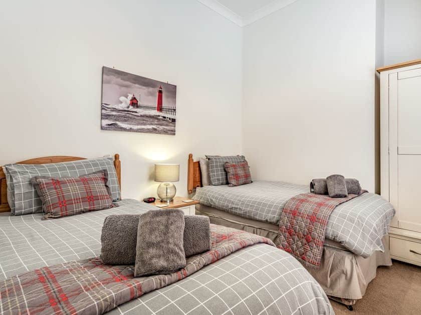 Twin bedroom | Admiral’s Rest, Cromer