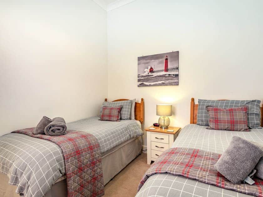 Twin bedroom | Admiral’s Rest, Cromer