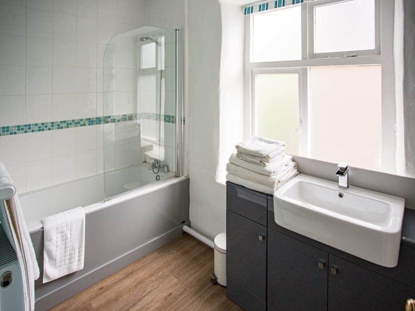 Bathroom | The Firemans House - Lowes Mill Cottages at Torr Vale Mill, New Mills