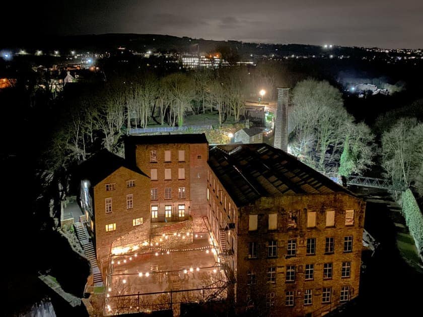 Setting | The Firemans House - Lowes Mill Cottages at Torr Vale Mill, New Mills