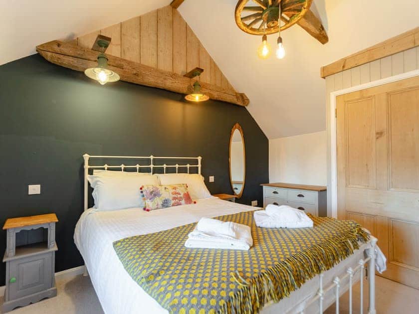 Double bedroom | Wheelwright - Court Farm Holidays, Marhamchurch, near Bude