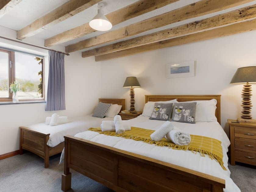 Bedroom | Shippen - Court Farm Holidays, Marhamchurch, near Bude