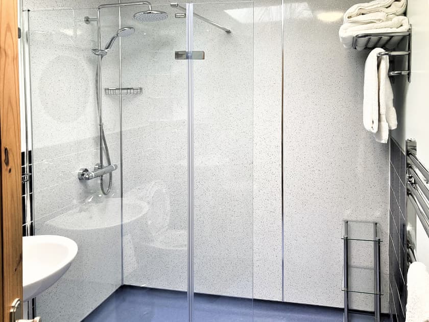 Shower room | Kirkside Cottage, Upper Largo, Leven