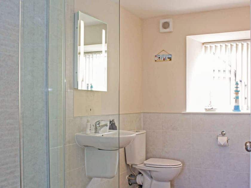 Shower room | Apartment 8, Banff