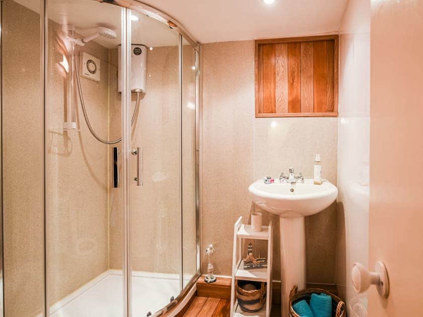 Shower room | Glasfor, Llwyngwril, near Barmouth