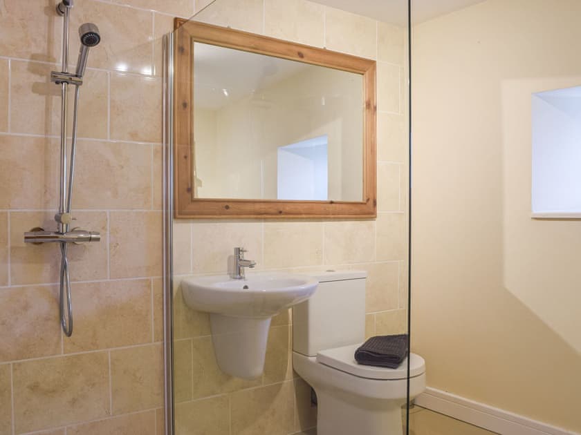 Shower room | Y Glowty, Maenclochog