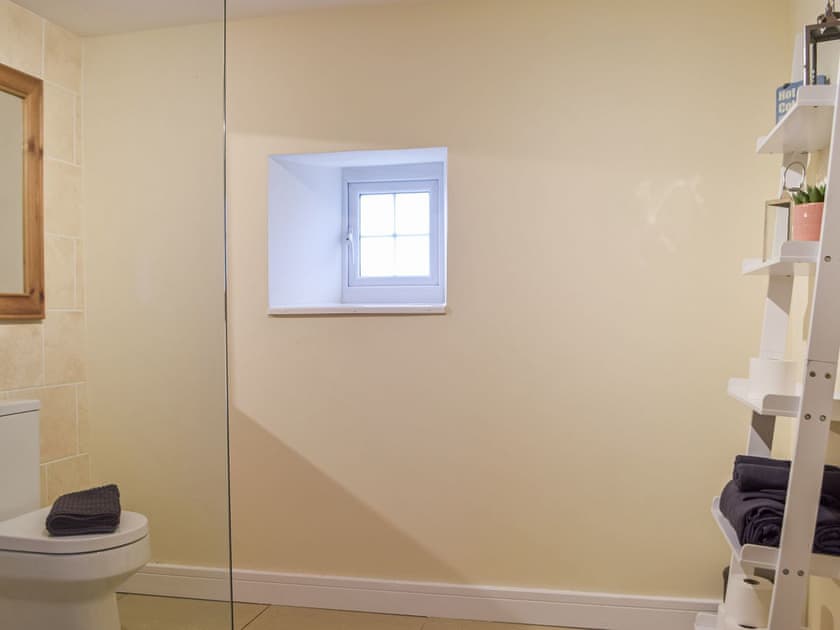 Shower room | Y Glowty, Maenclochog