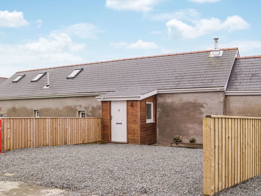 Exterior | Y Glowty, Maenclochog