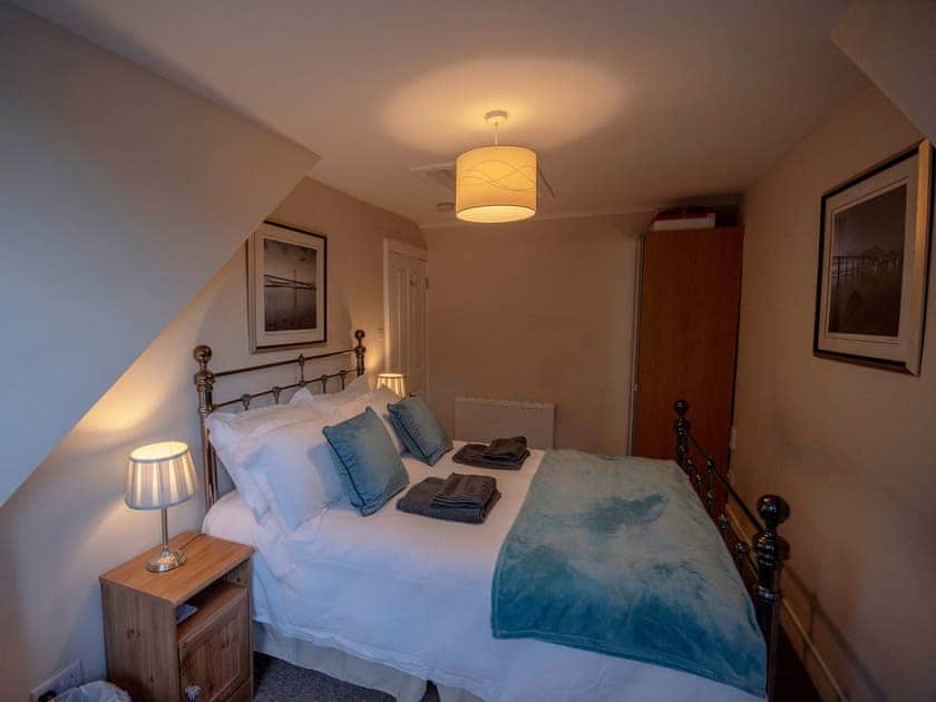 Double bedroom | Forth Reflections, South Queensferry