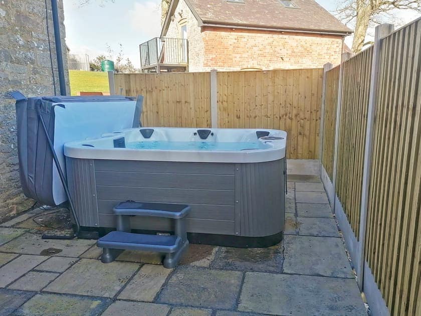 Hot tub | Colstey Farmhouse, Clun, near Bishops Castle