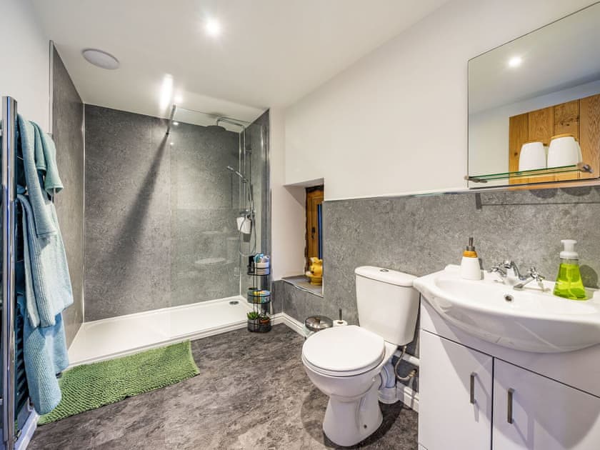 Shower room | Horsecroft - East View Farm, Westbrook