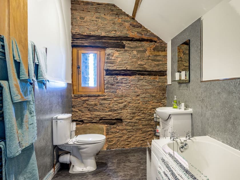 Bathroom | Horsecroft - East View Farm, Westbrook