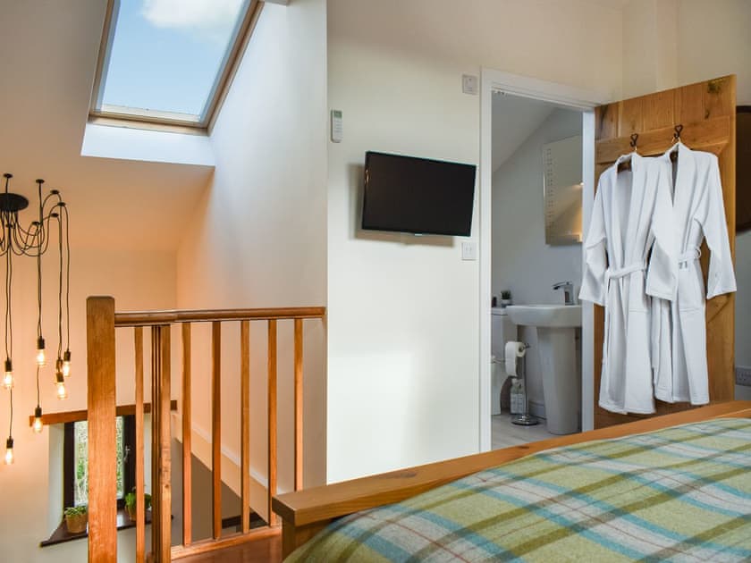 Double bedroom | Katy, Lower Godney