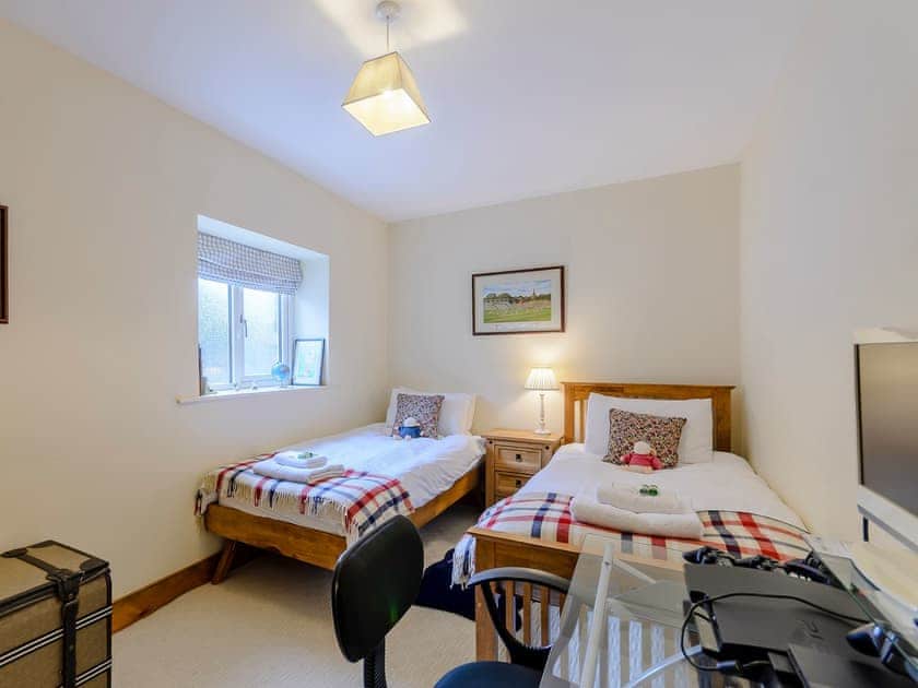 Twin bedroom | Westwood Barn, Brough Sowerby, near Kirkby Stephen