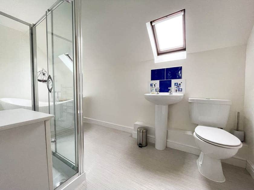 Bathroom | Rhianchaitel House, Bettyhill