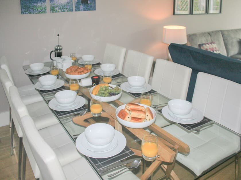 Dining area | Chestnut Lodge, Somerford Keynes