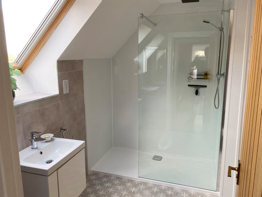 Shower room | Coachman’s Cottage - Old Downs Farm, Sandwich Bay, near Sandwich
