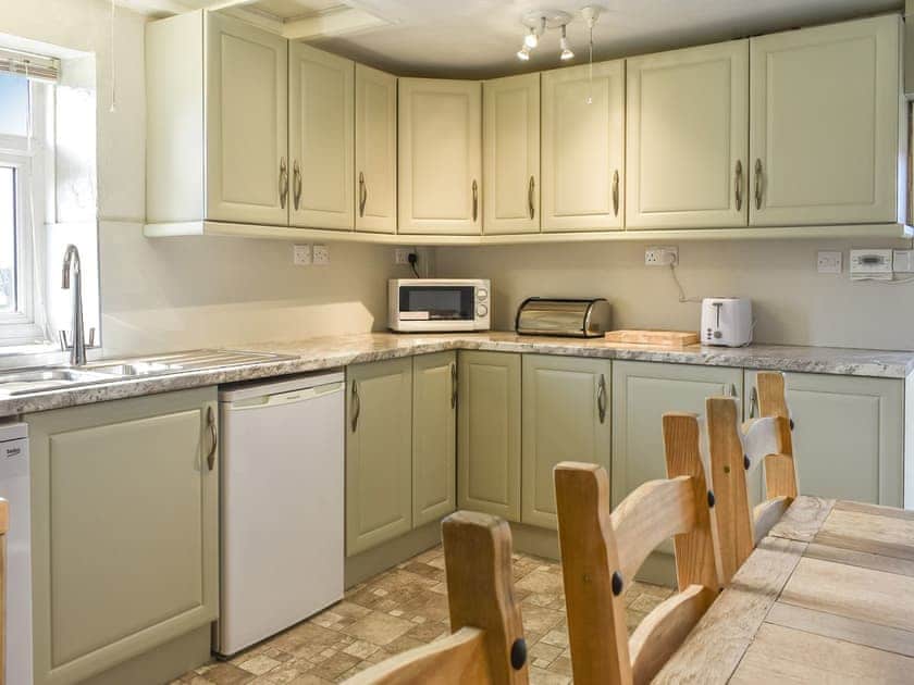 Kitchen/diner | Tyn Y Maen, Llanddeiniolen, near Bangor