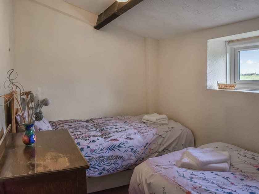 Twin bedroom | Tyn Y Maen, Llanddeiniolen, near Bangor