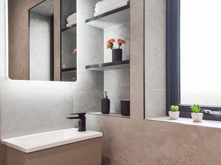 Bathroom | Hafan Gwyn - Cardigan Bay Cottages, Felinwynt, near Cardigan