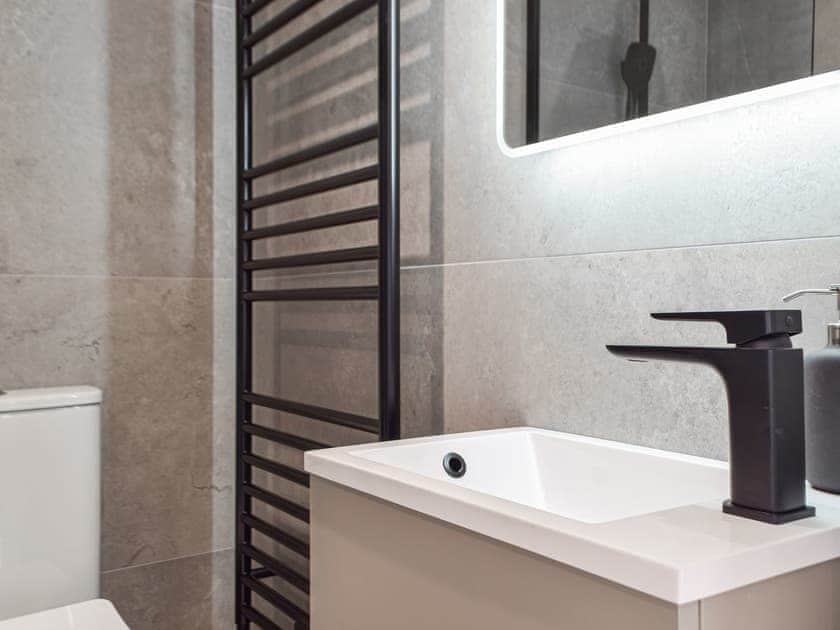Bathroom | Hafan Gwyn - Cardigan Bay Cottages, Felinwynt, near Cardigan