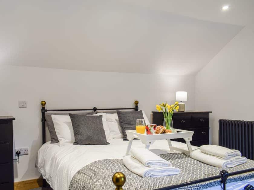 Double bedroom | Middle Hanter - Acre Luxury Lodges, Stanner, near Kington