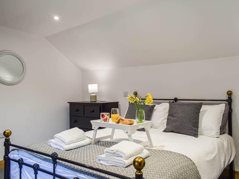 Double bedroom | Middle Hanter - Acre Luxury Lodges, Stanner, near Kington