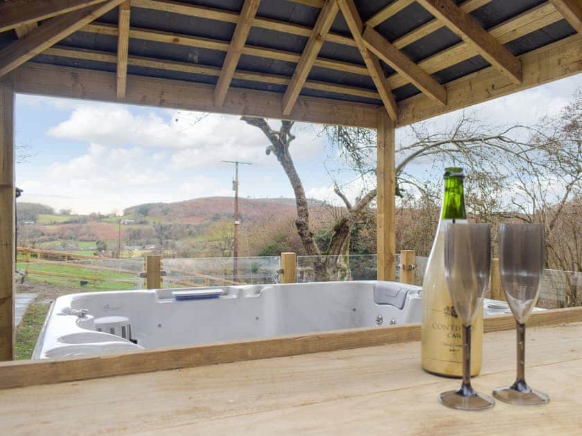 Hot tub | Middle Hanter - Acre Luxury Lodges, Stanner, near Kington