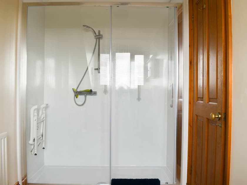 Shower room | Maverhurst, Bracklesham Bay