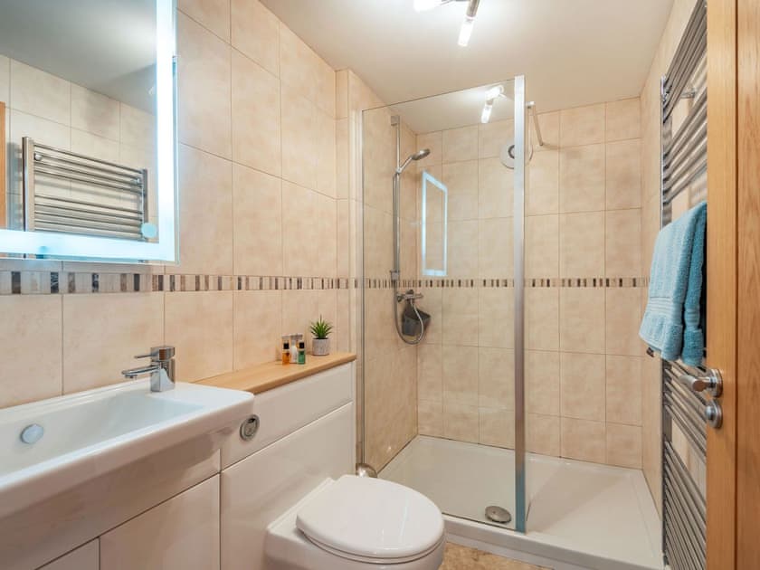 Shower room | Yr Efail - Penrhyn Farm Cottages, Llanfwrog, near Holyhead