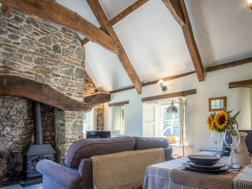Living room/dining room | Primrose Cottage - Summerhill Cottages, Amroth