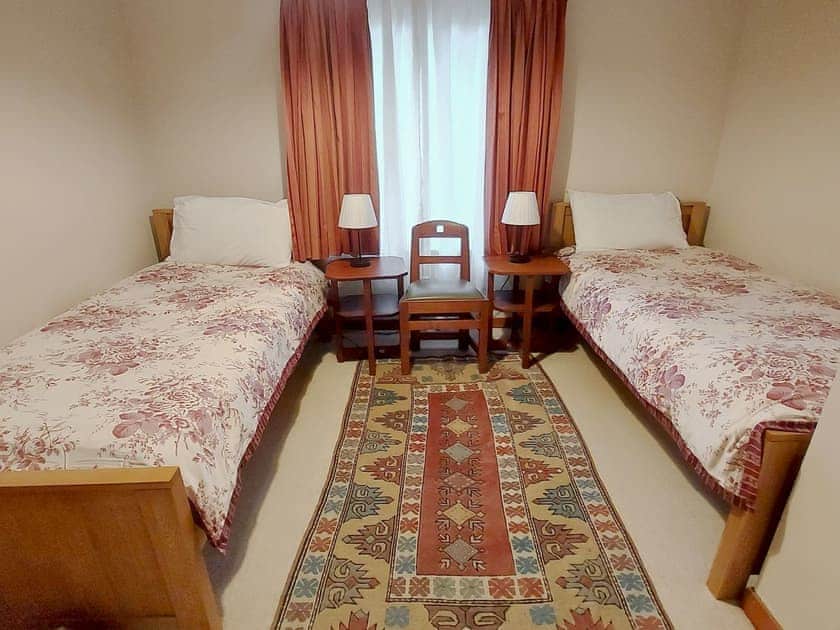 Twin bedroom | Rosmuire, Shandon, near Helensburgh
