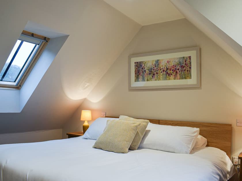 Double bedroom | Kingfisher Cottage - Kinnaird Estate Cottages, By Dunkeld, Pitlochry