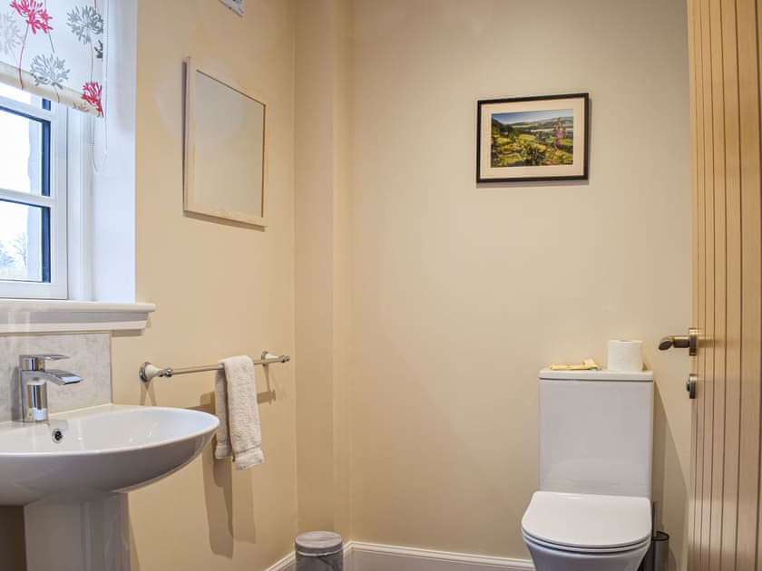 Bathroom | Kingfisher Cottage - Kinnaird Estate Cottages, By Dunkeld, Pitlochry