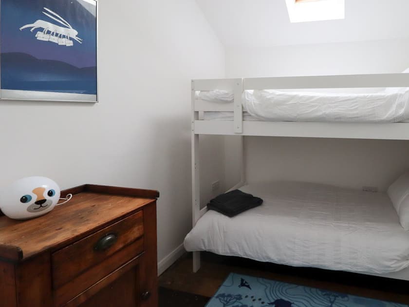 Bunk bedroom | Marsh Road, Gurnard, near Cowes