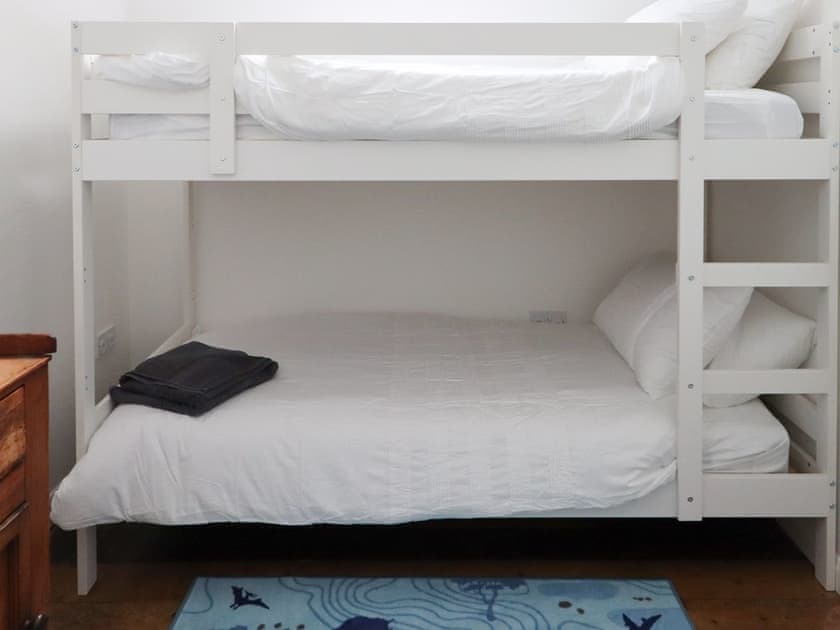 Bunk bedroom | Marsh Road, Gurnard, near Cowes