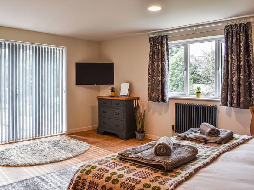 Double bedroom | Afonig Loyw, Talybont near Barmouth